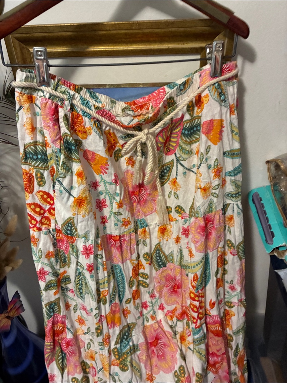 Floral Ruffle Sleeveless Cotton top and a skirt- White with Pink & Orange Flower - Picture 5 of 12